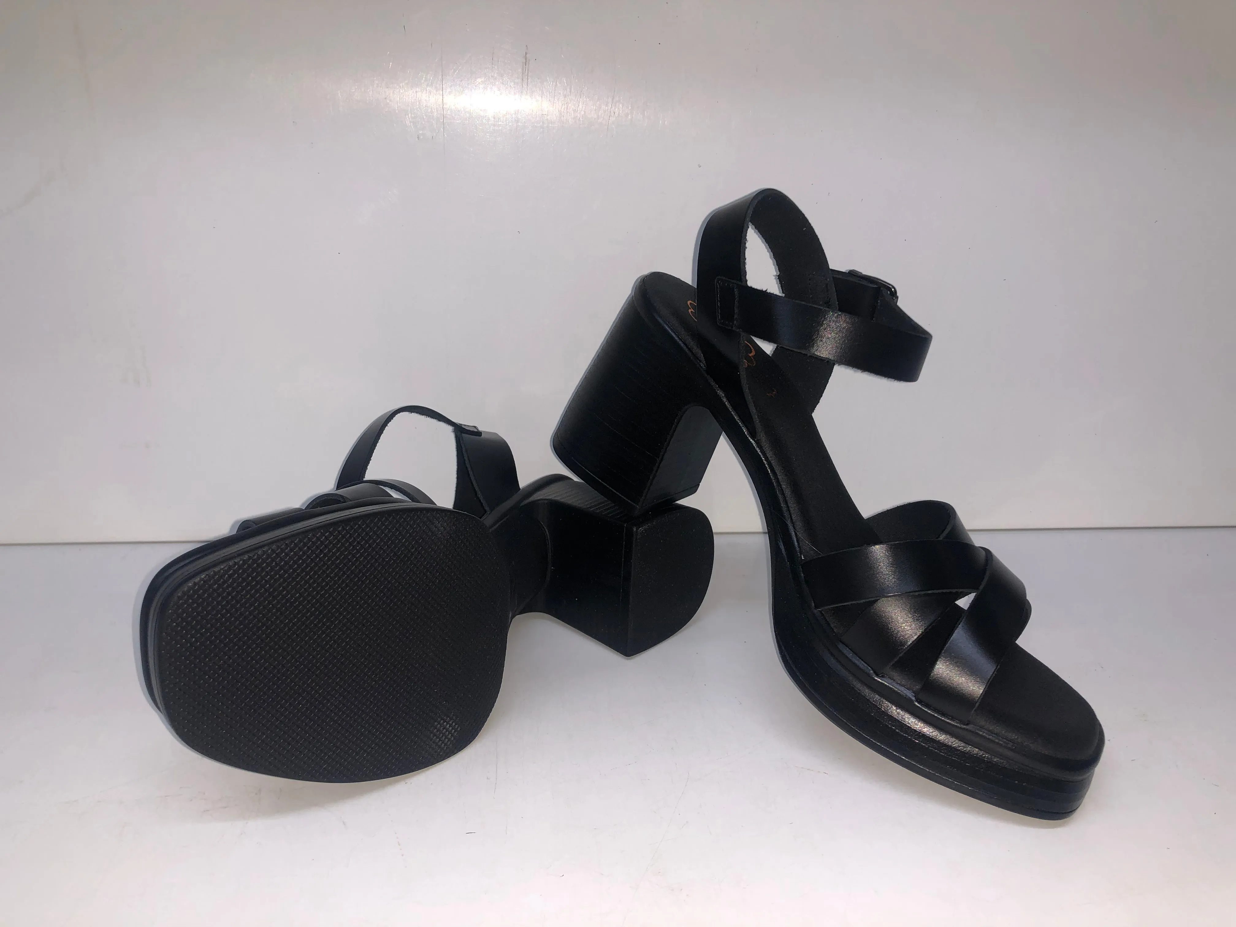 3052 BLACK