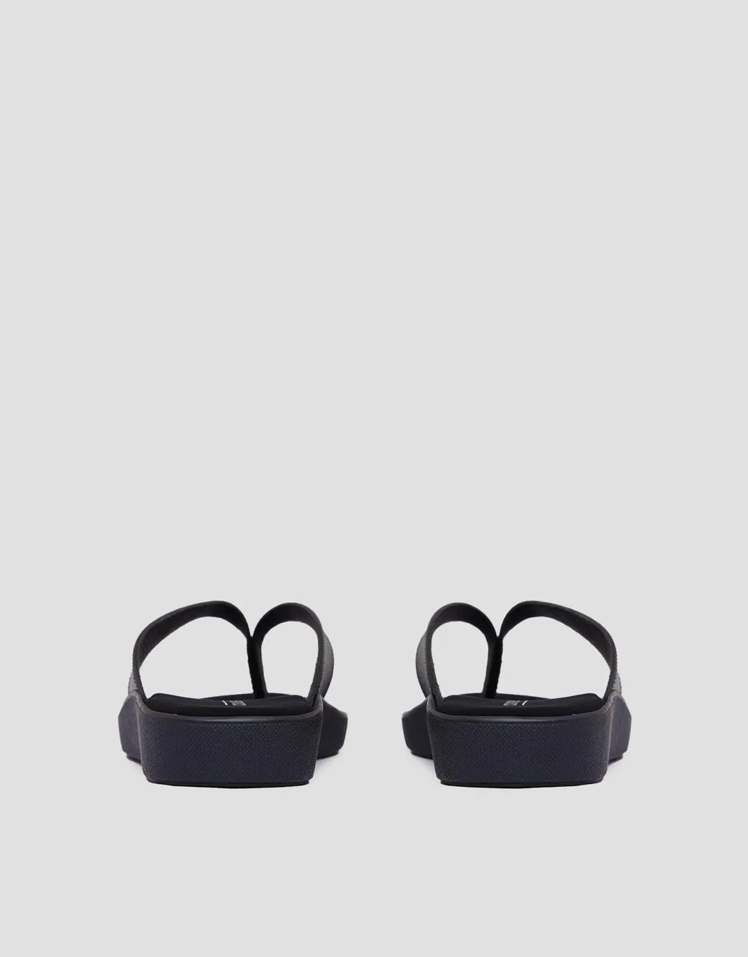 Connexion Sandal Slipper Wanita