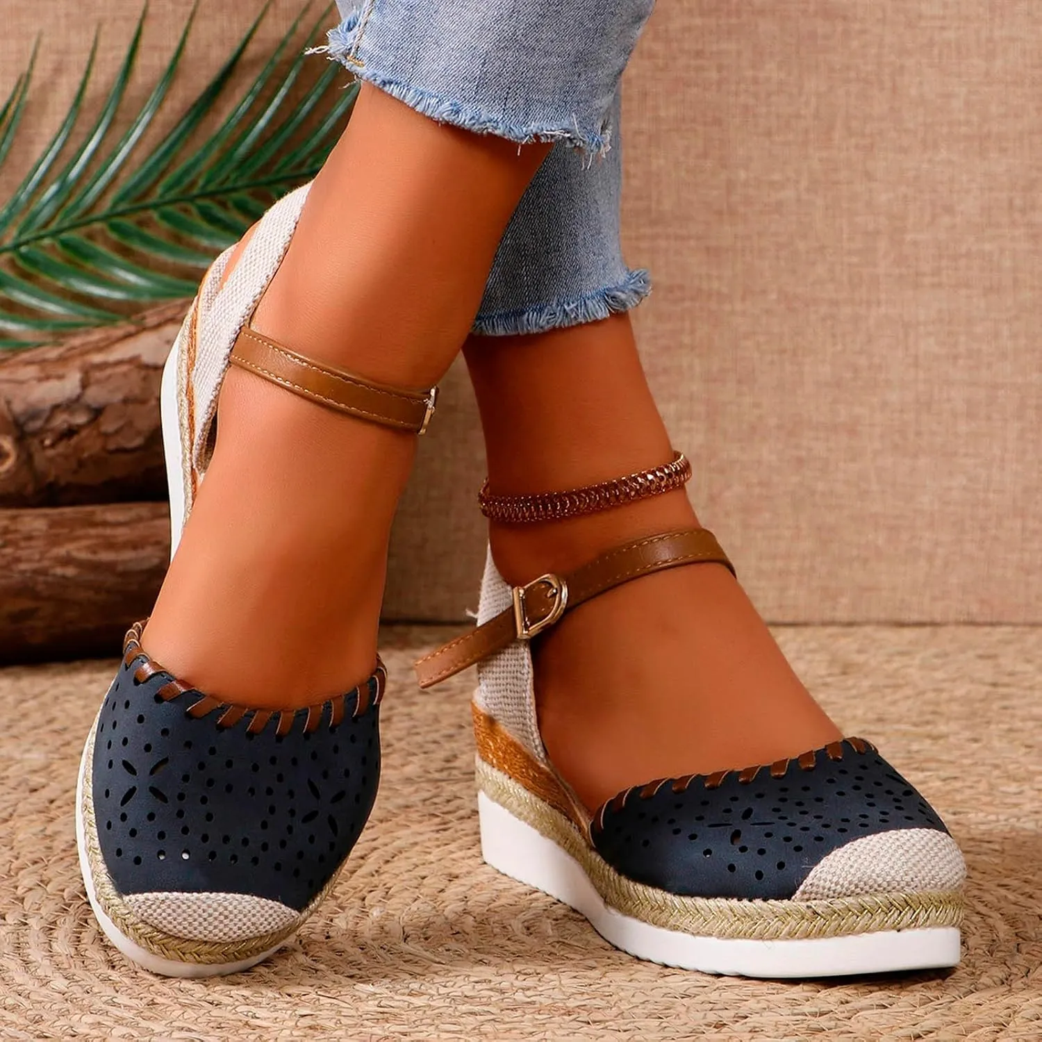 Cool Slippers Female Soft Soled Non Slip Wear Resisting Flat Beach Flops Lady Sandals Platform Heels Sandals for Women