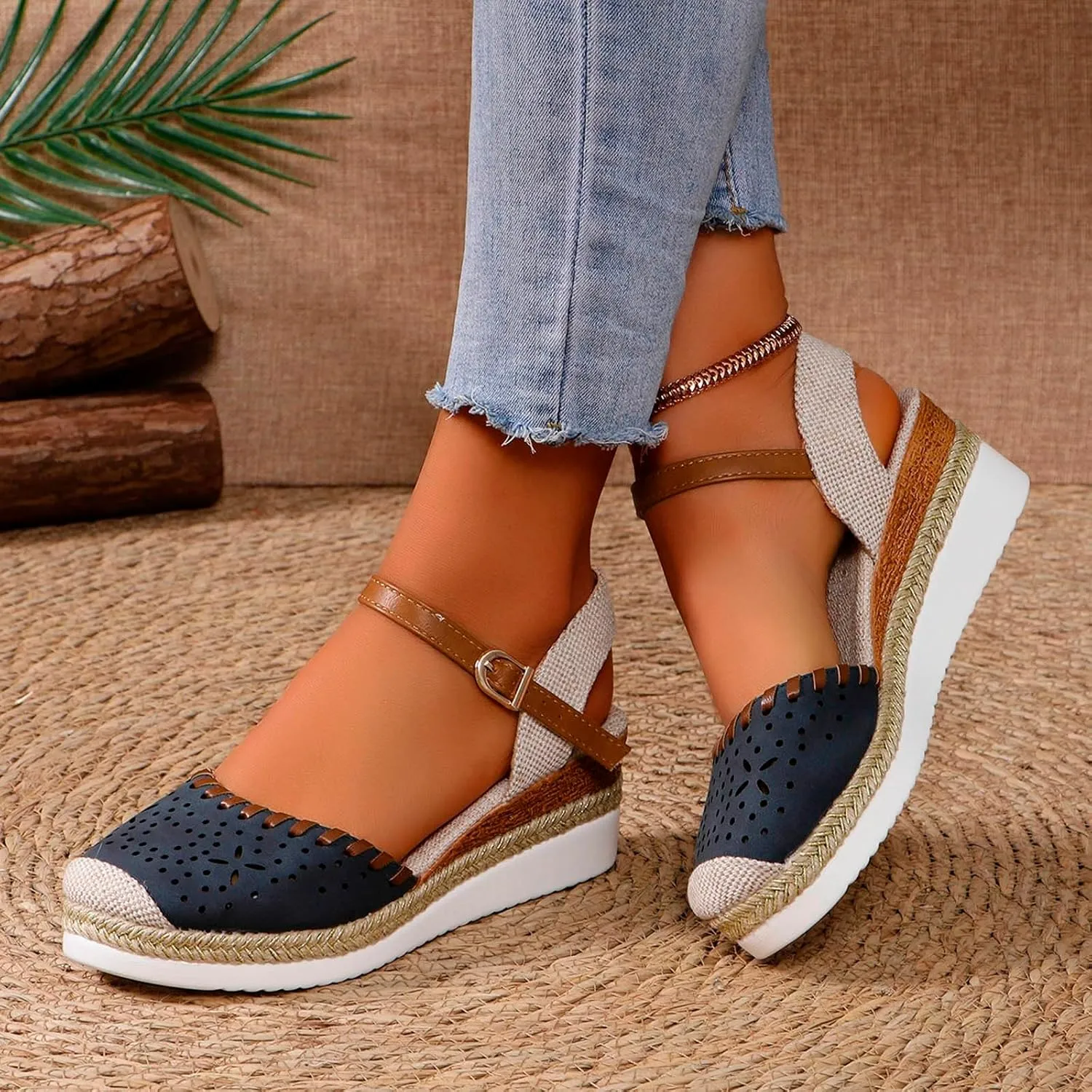 Cool Slippers Female Soft Soled Non Slip Wear Resisting Flat Beach Flops Lady Sandals Platform Heels Sandals for Women