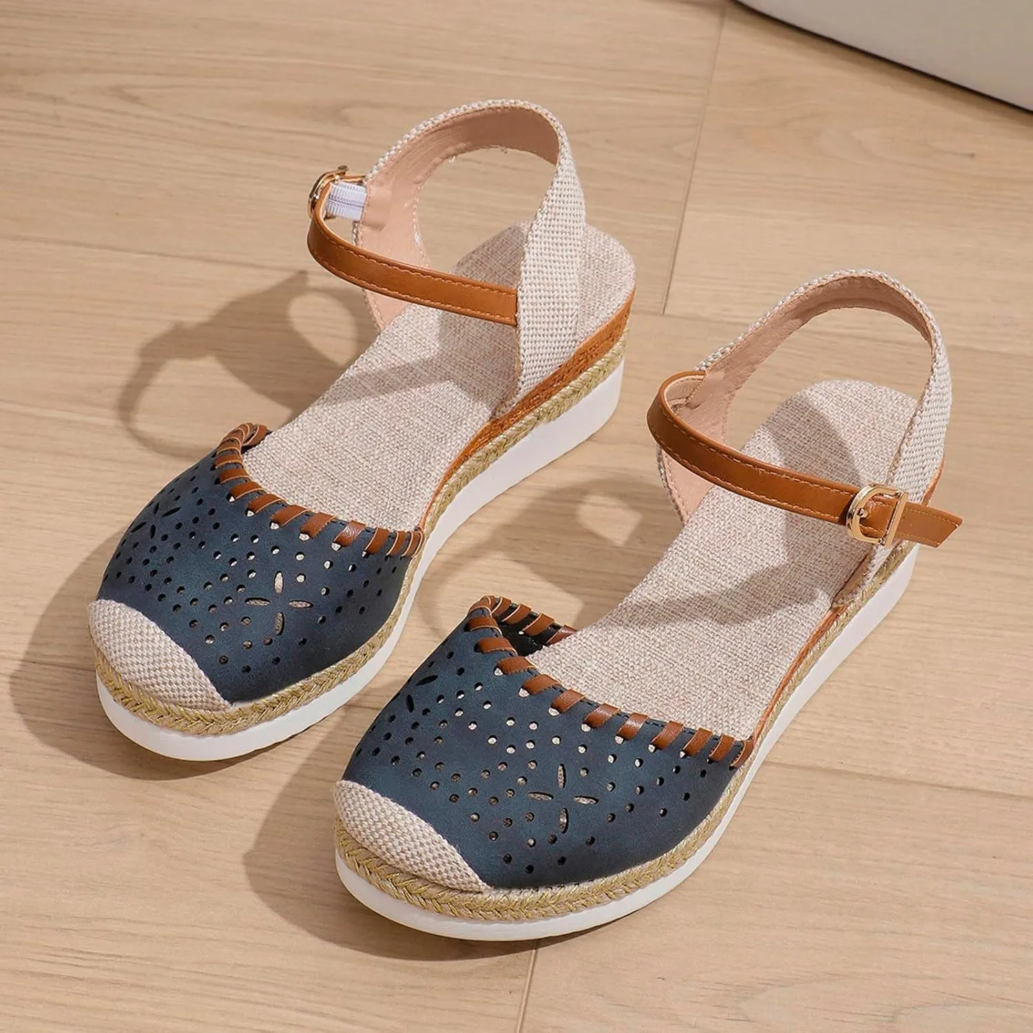 Cool Slippers Female Soft Soled Non Slip Wear Resisting Flat Beach Flops Lady Sandals Platform Heels Sandals for Women