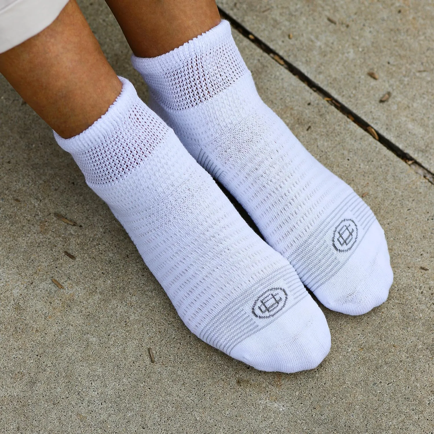 Doctor's Choice Diabetic Socks for Men, Seamless Socks with Non Binding Top, 4 Pairs, Large 9-12 & X-Large 13-15