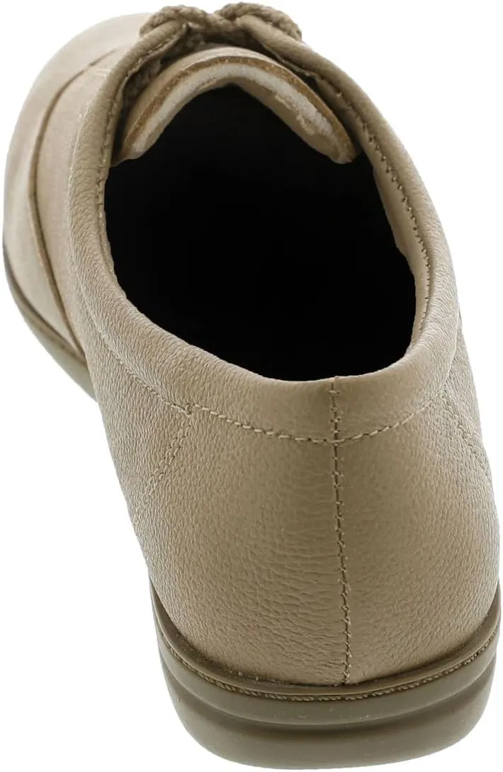 Easy Spirit Women's Motion Leather Oxford