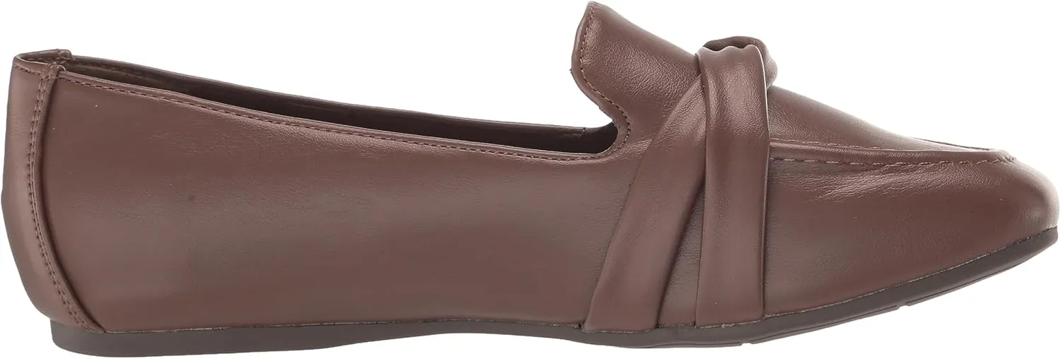 Easy Street Women's Betty Sneaker