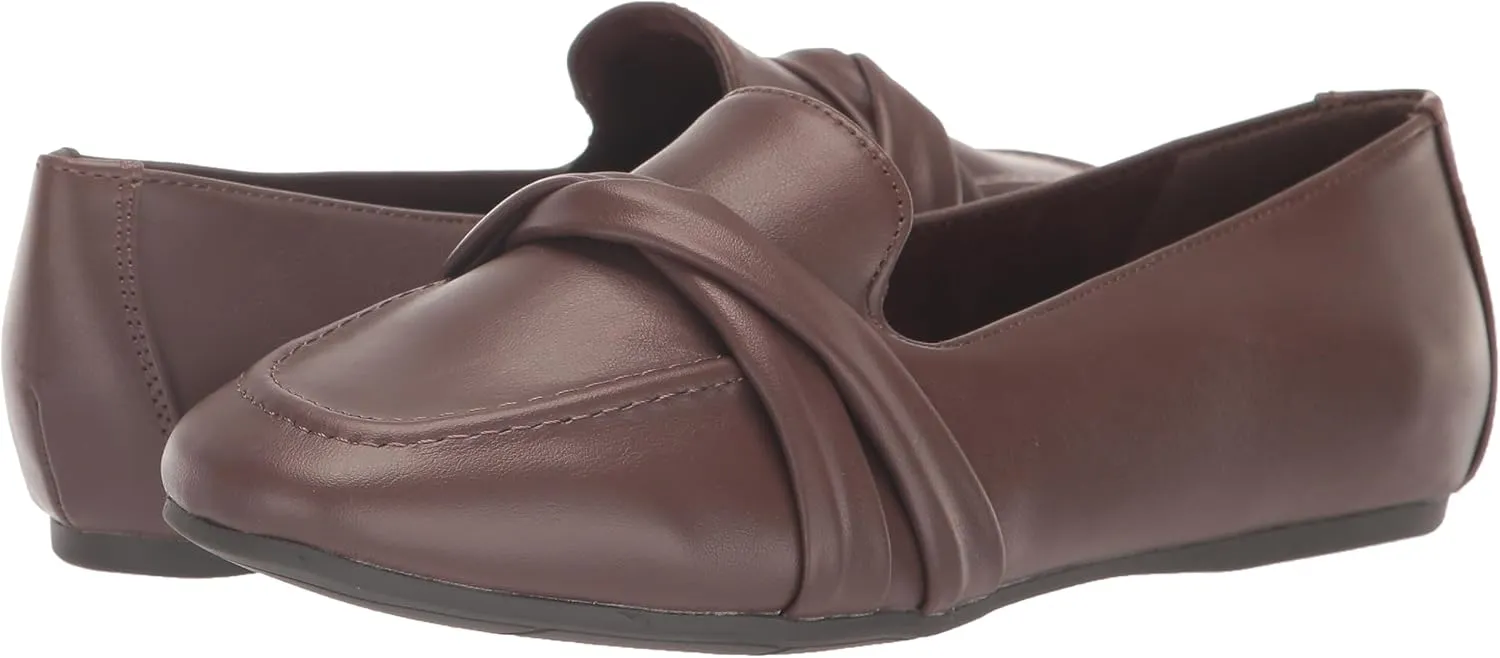 Easy Street Women's Betty Sneaker
