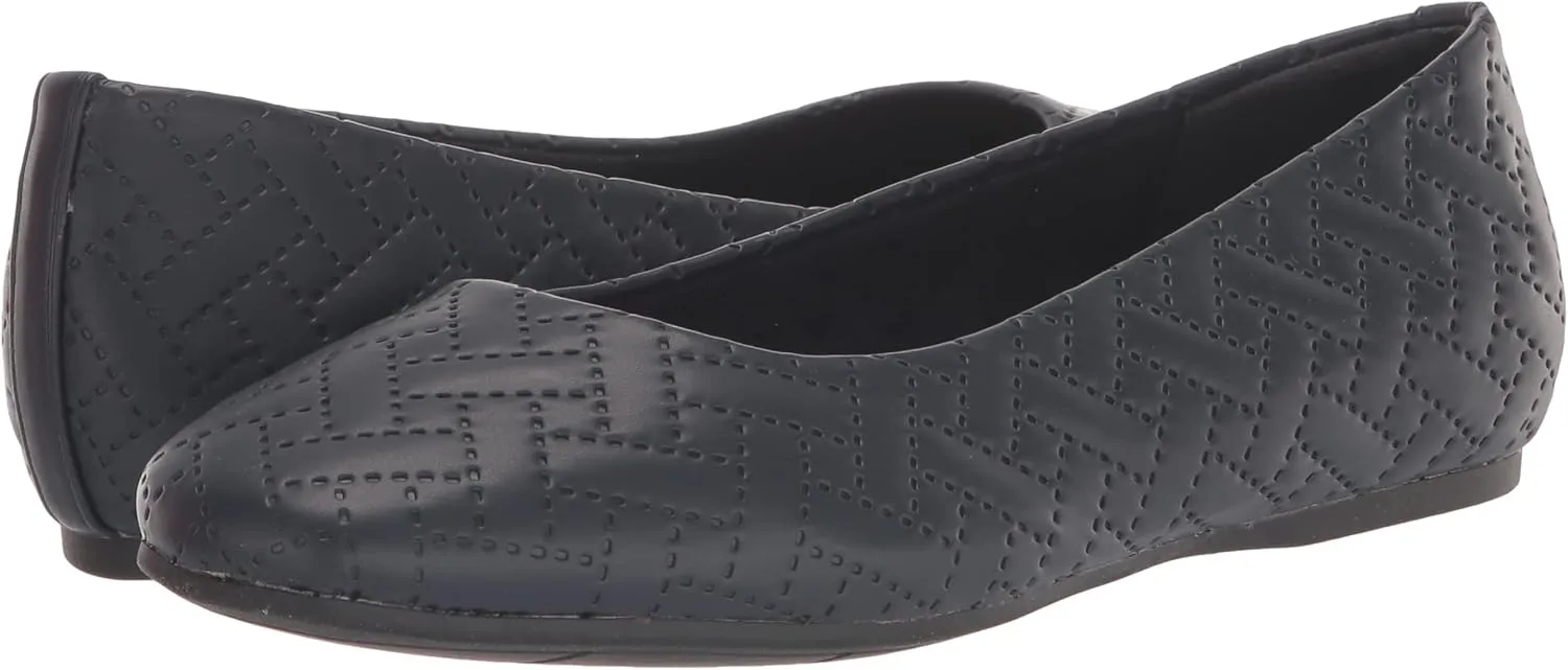 Easy Street Women's Mazi Ballet Flat