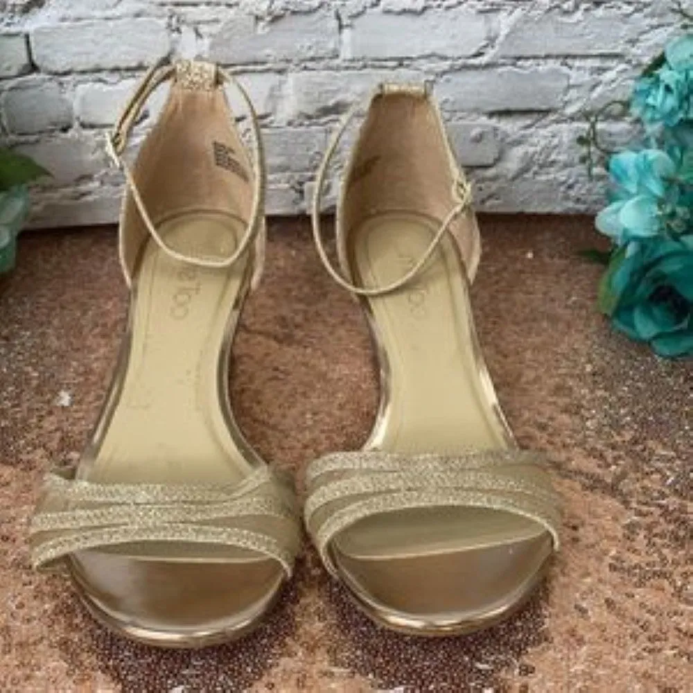 Me Too Gold Marlon Wedge Sandals 8W