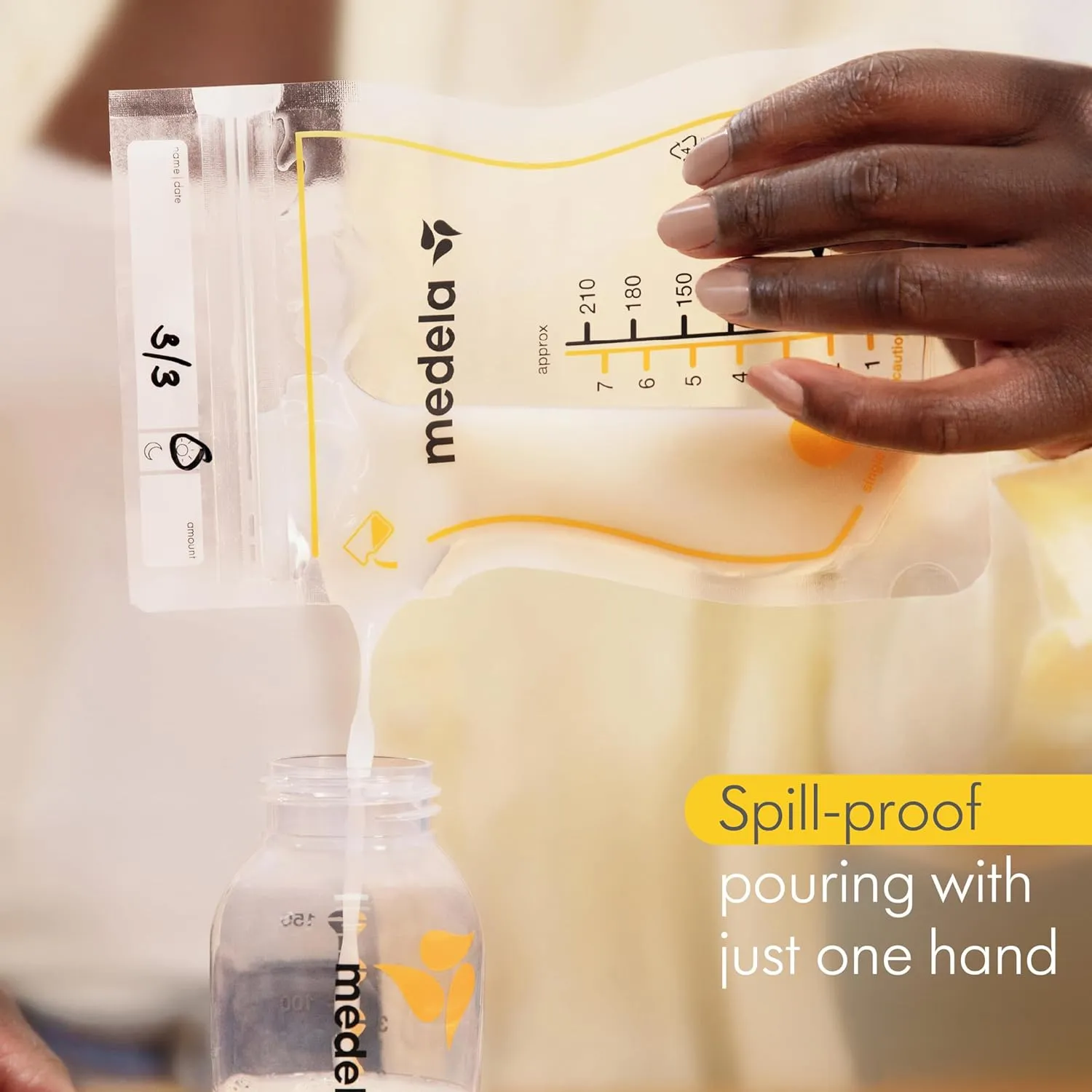 Medela Easy Pour Breastmilk Storage Bags 200 Count 7oz/210ml Disposable, Leakproof, Fast Freeze, Breast Milk Protection Recyclable & BPA Free