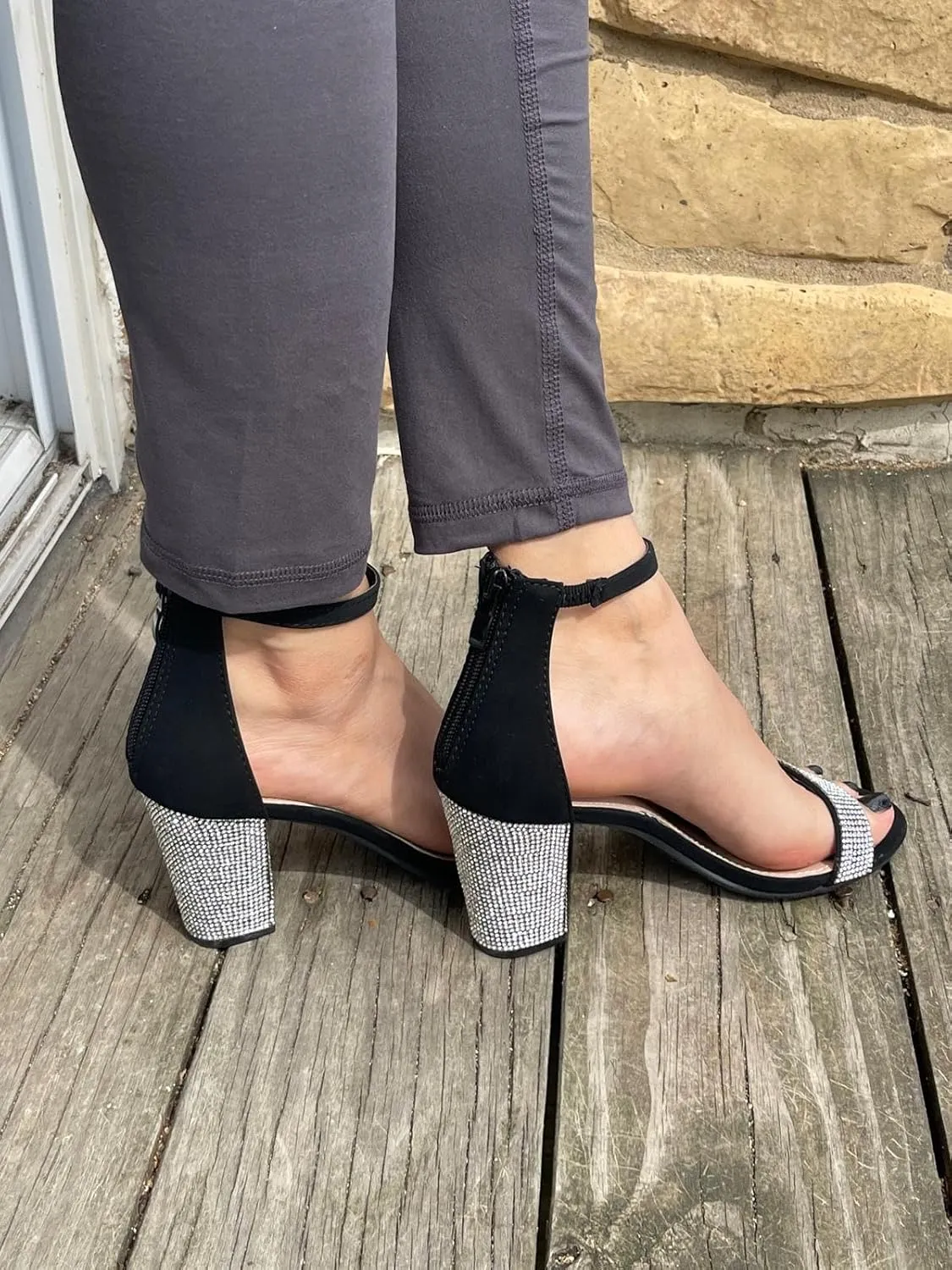 Over the Toe Strap Ankle Wrap Strap Heel， Open Toe Medium Heel