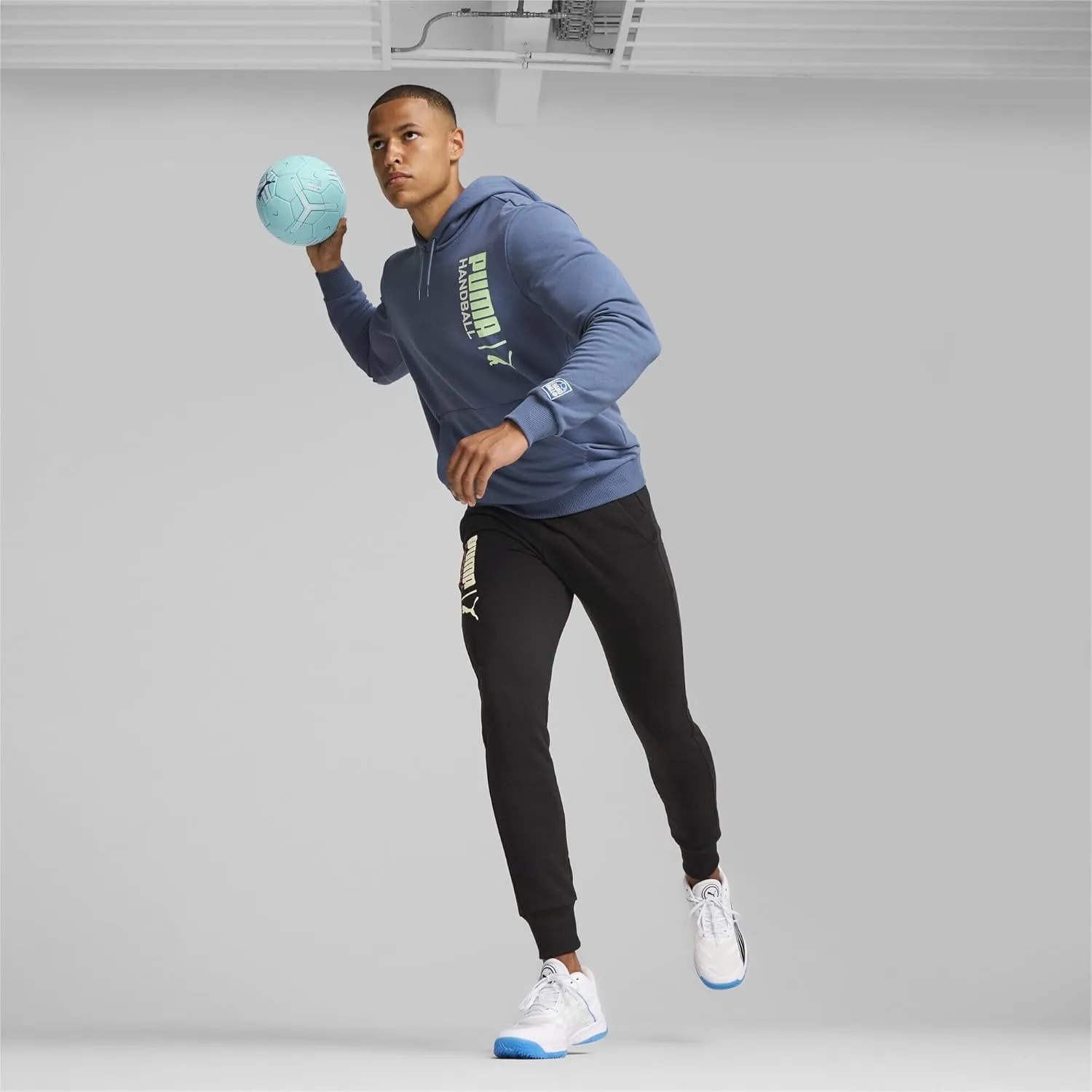 Puma Unisex's Accelerate Turbo Indoor Court Shoe