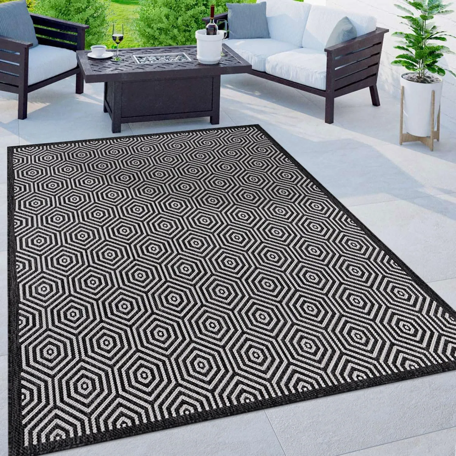 Rugshop Palmaria Modern Geometric Textured Flat Weave Easy Cleaning Outdoor Rugs for Deck,Patio,Backyard Indoor/Outdoor Area Rug 5' x 7' Black