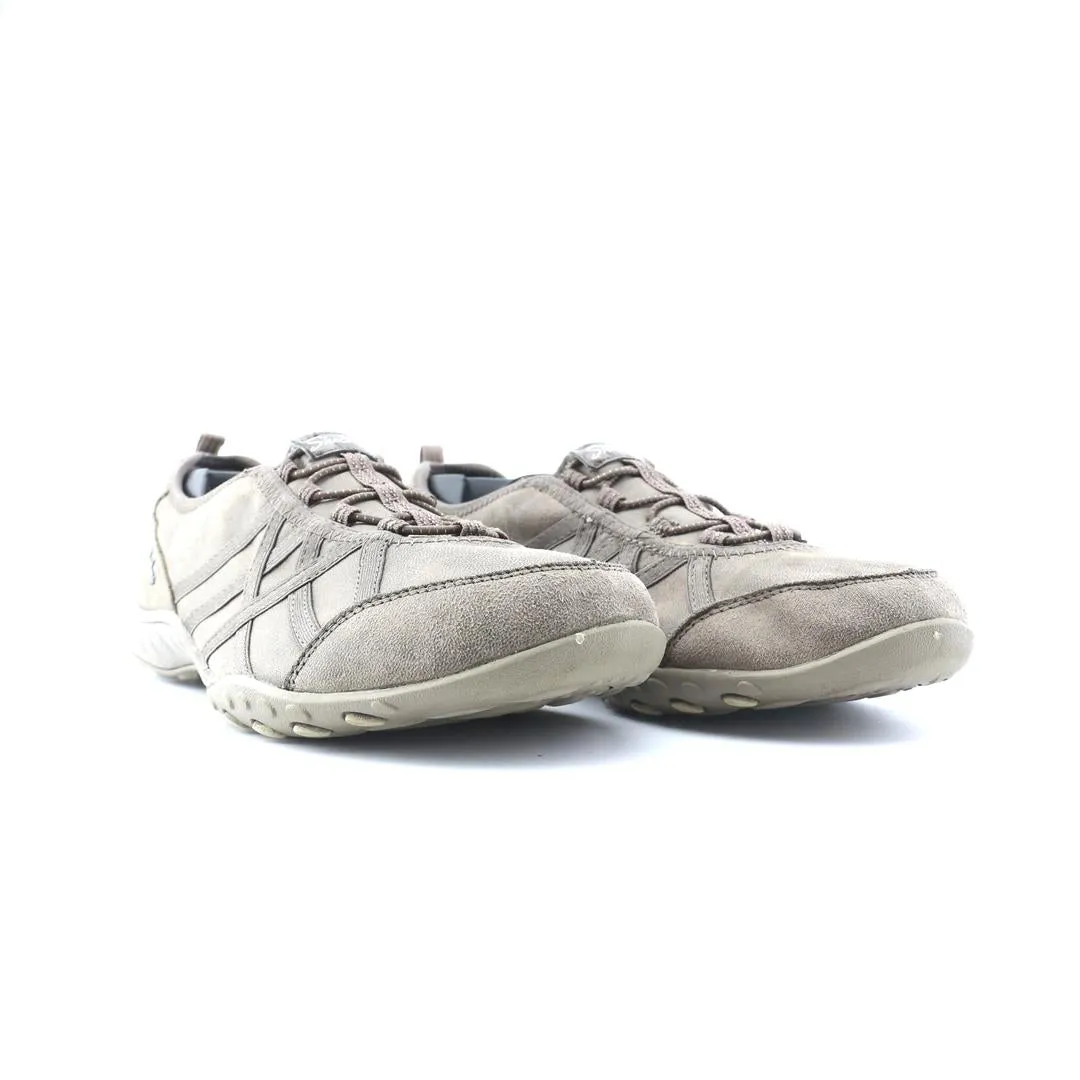 SKECHERS  RELAXED FIT