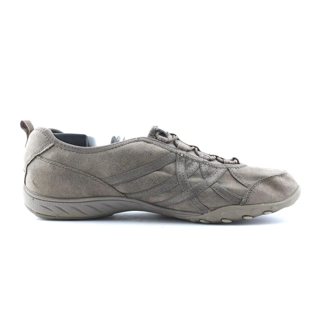 SKECHERS  RELAXED FIT