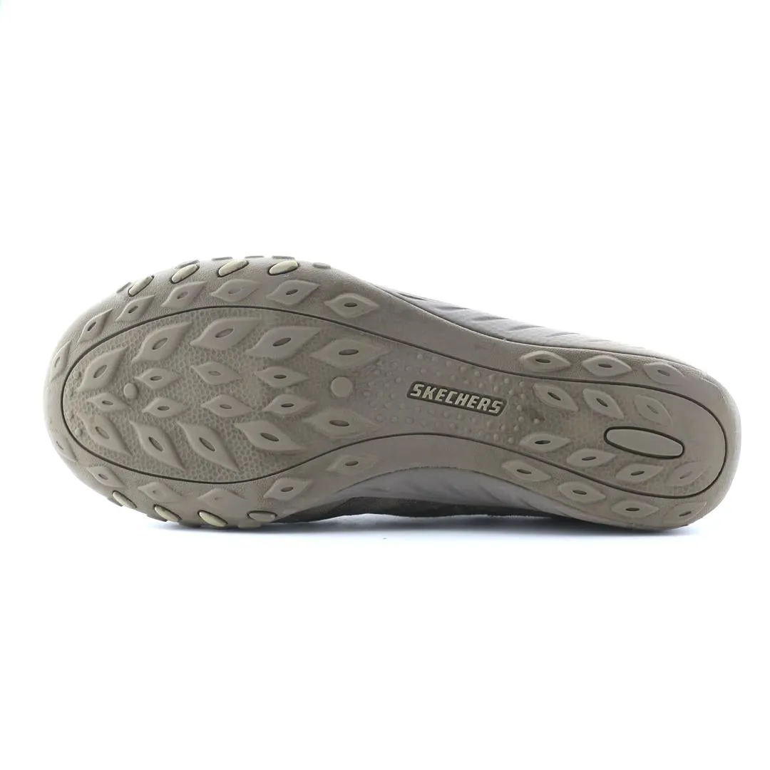 SKECHERS  RELAXED FIT