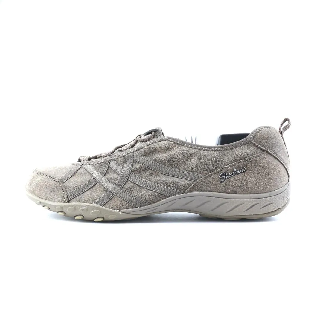 SKECHERS  RELAXED FIT