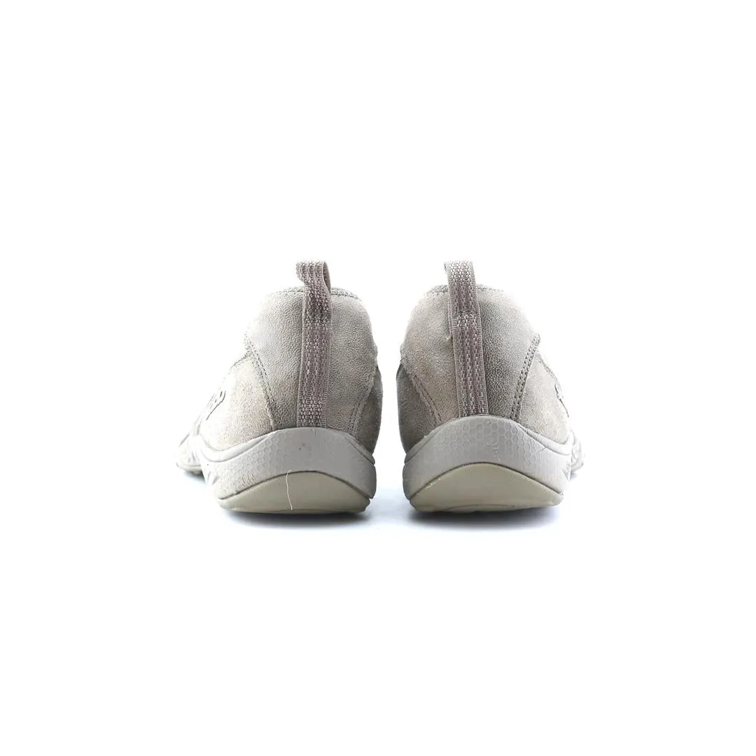 SKECHERS  RELAXED FIT