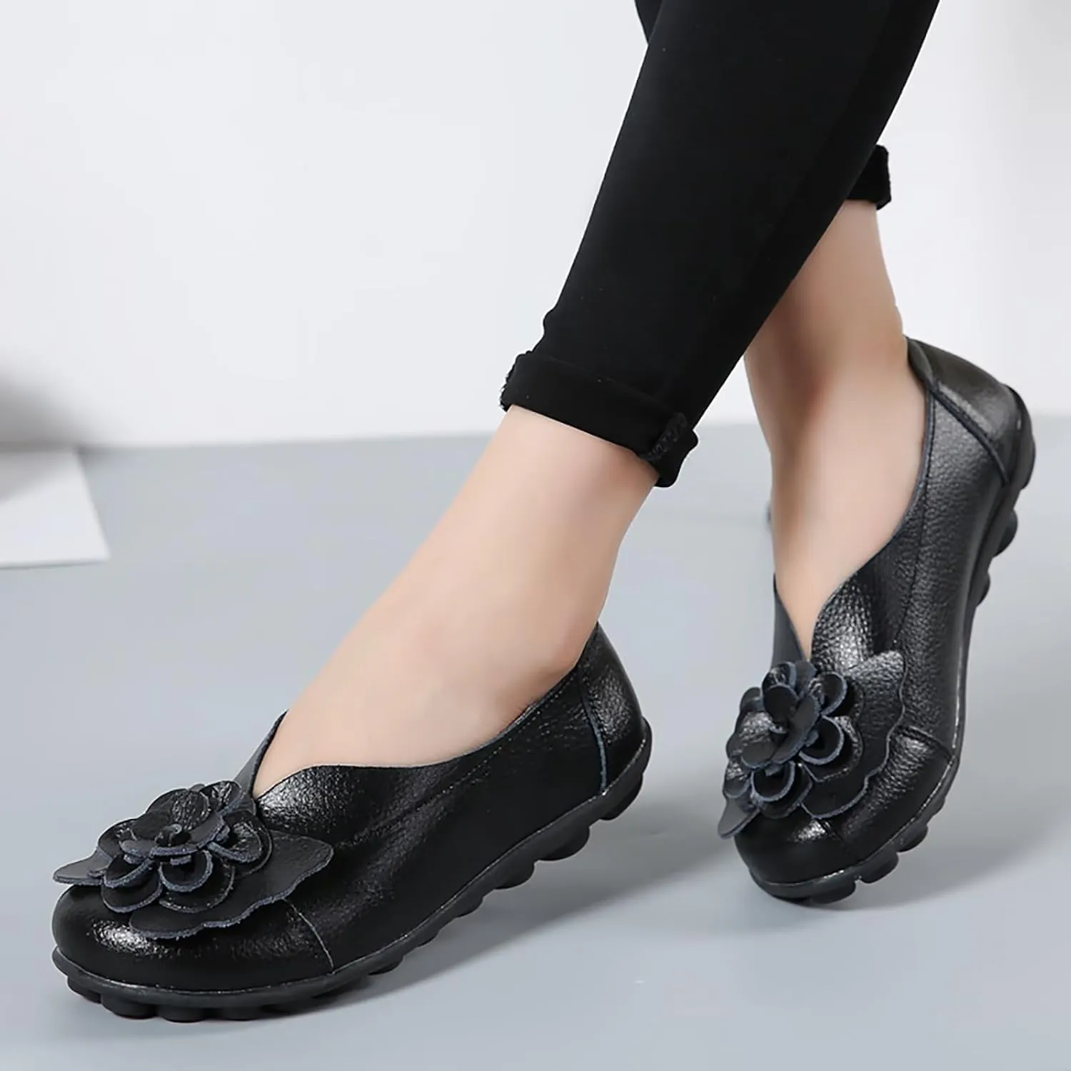 Women's Leather Loafers Comfortable Flat Shoes Slip On Round Toe Wide Width Loafers Comfortable Walking Working Driving Long Standing Fashion Soft Cushion Shoes