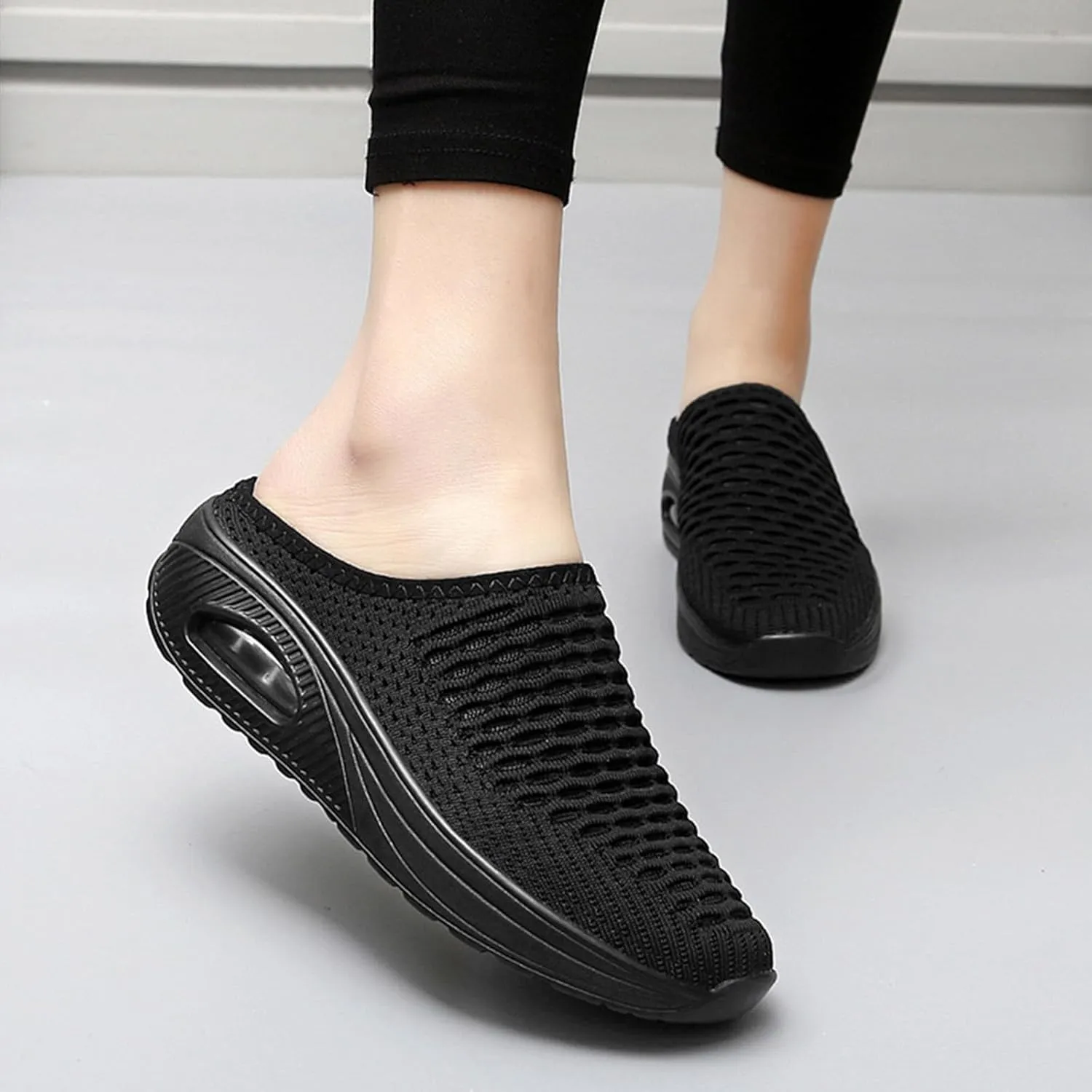 Women's Mules & Clogs Summer Breathable Mesh Slippers Lightweight Orthopedic Clogs with Arch Support Comfortable Knitted Platform Closed Round Toe Shoes Open Back Walking Shoes