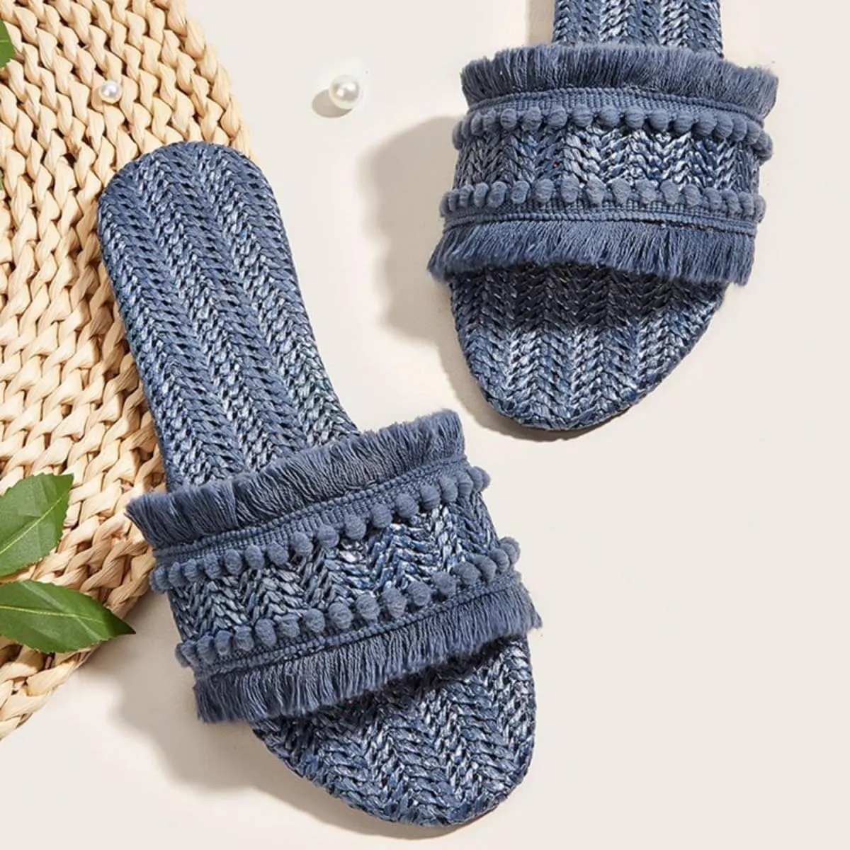 Women's Raffia Sandals Straw Woven Flats Fringe Crochet Nonslip Comfy Beach Slides for Summer