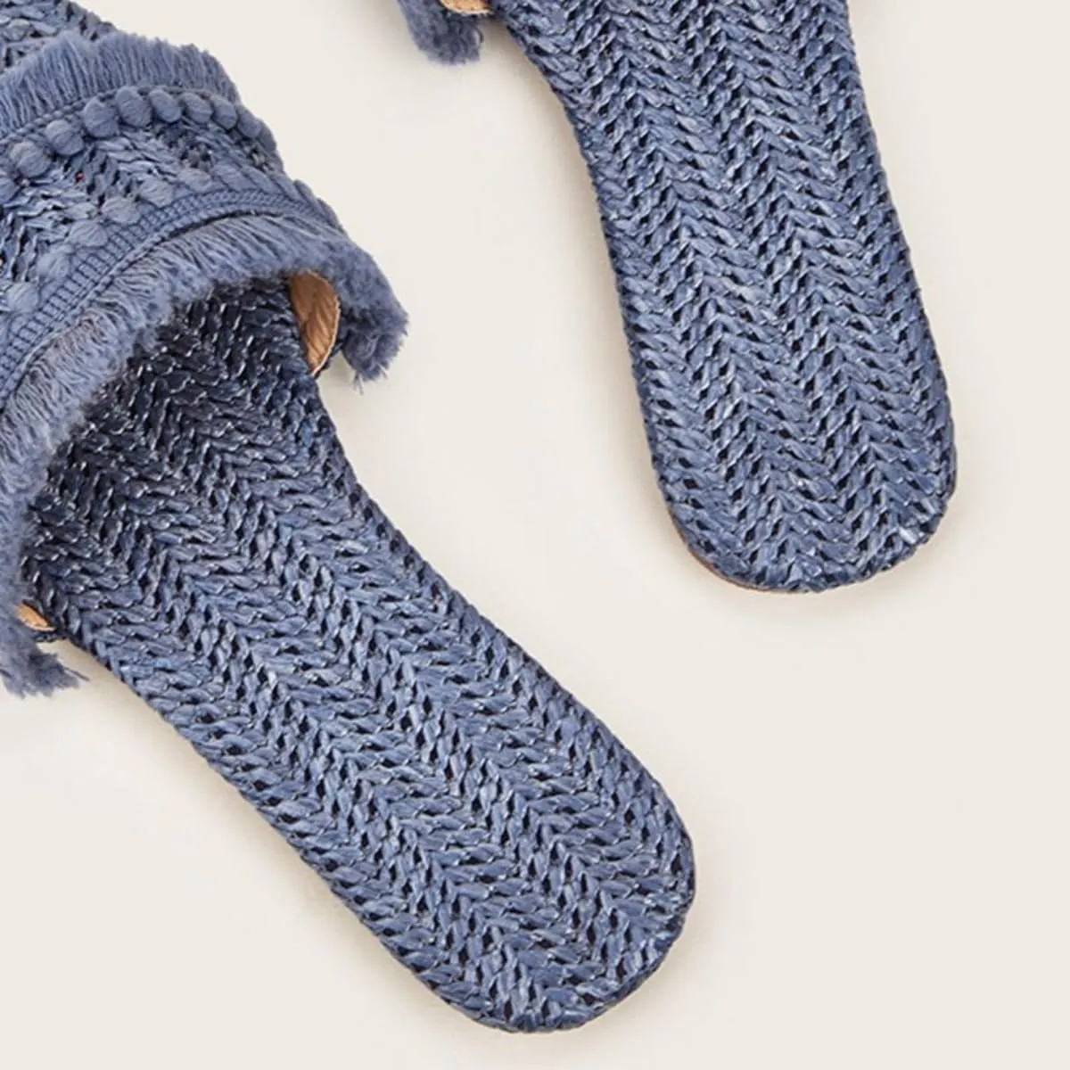 Women's Raffia Sandals Straw Woven Flats Fringe Crochet Nonslip Comfy Beach Slides for Summer